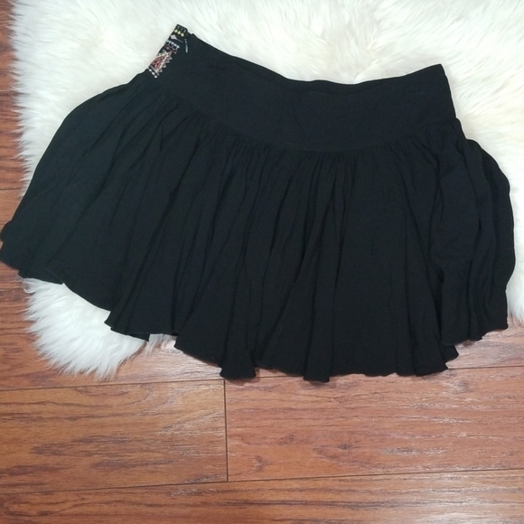 Windsor Beaded front Mini Skirt - Picture 2 of 6